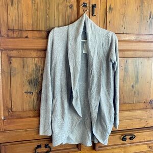 NEW WITH TAGS- Barefoot Dreams Cardigan